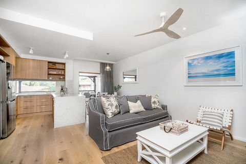 A PERFECT STAY - Luxe & Bloom - Palm Beach Accommodation 0