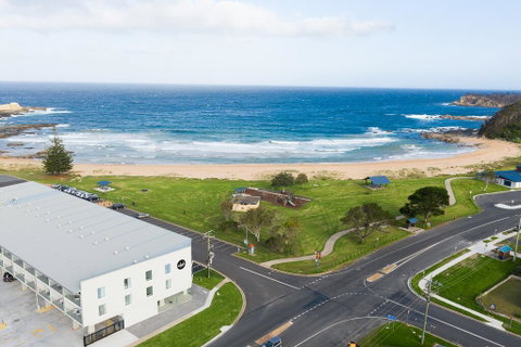Abode Malua Bay - Palm Beach Accommodation 0
