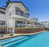 Above and Beyond - Beautiful Home with Pool - Palm Beach Accommodation