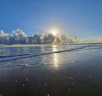 ABSOLUTE BEACH FRONT MACKAY - Comfort Resort Blue Pacific - Palm Beach Accommodation