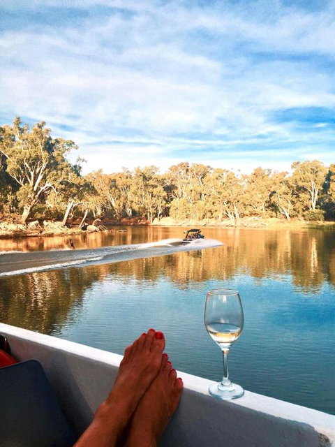 Eildon Parkview Motor Inn Room 8 - Palm Beach Accommodation 0