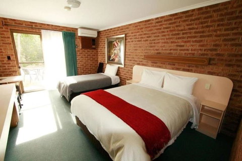 Eildon Parkview Motor Inn Room 8 - Palm Beach Accommodation 3