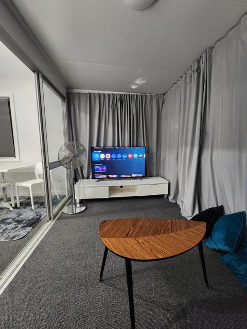 Entire Studio Apartment - Self Check-in - Palm Beach Accommodation 1