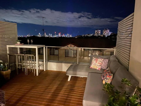 Fab Penthouse Near Bondi / Bronte, Shops & Bars - Palm Beach Accommodation 4