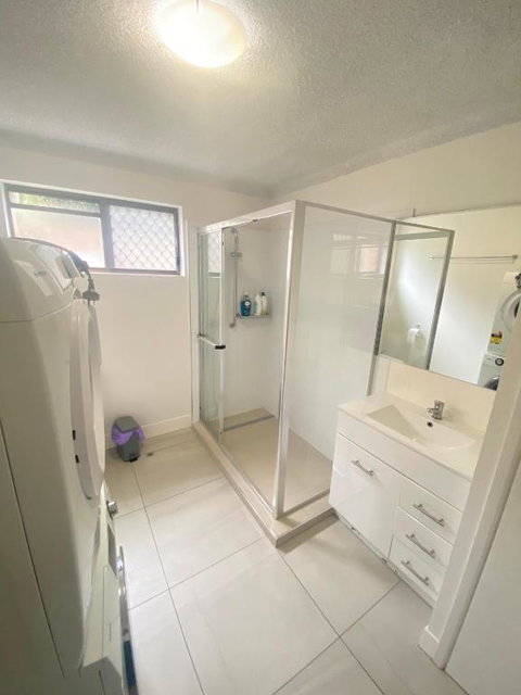 Fabulous Canal-front Unit In Mooloolaba - Palm Beach Accommodation 2