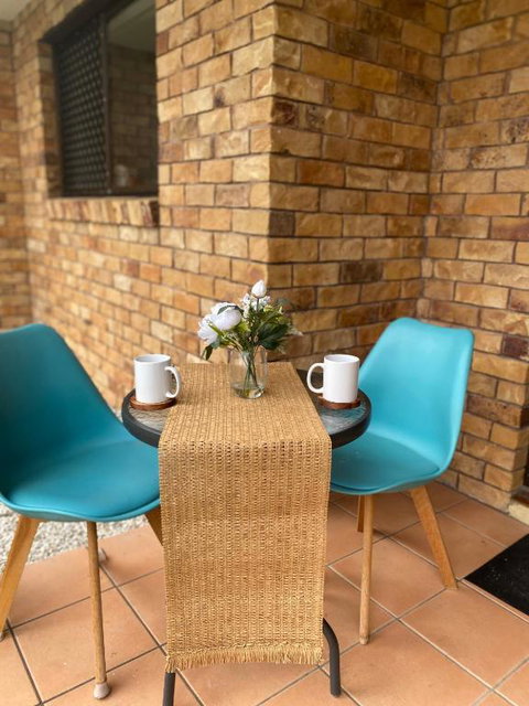 Fabulous Canal-front Unit In Mooloolaba - Palm Beach Accommodation 3