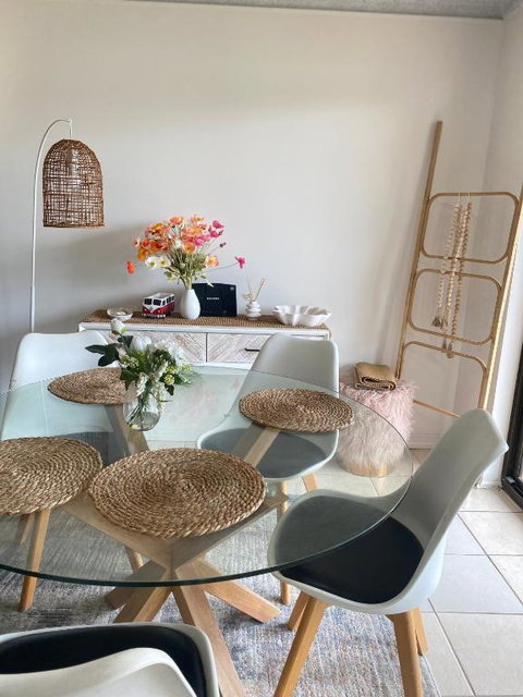 Fabulous Canal-front Unit In Mooloolaba - Palm Beach Accommodation 4