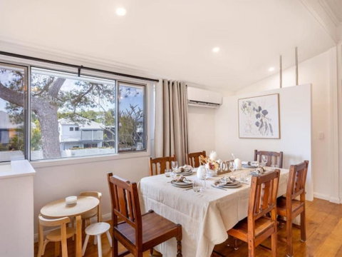 Family Friendly Cozy 4BR House At Annerley - Palm Beach Accommodation 1