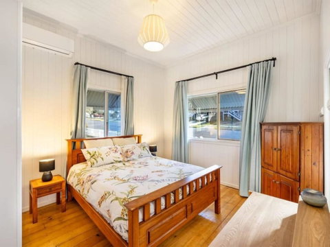 Family Friendly Cozy 4BR House At Annerley - Palm Beach Accommodation 3