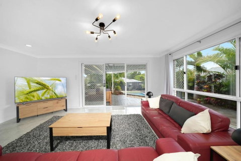 Family Escape Serene Oasis With Pool And AC - Palm Beach Accommodation 1