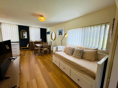FORR64 - Cosy East Perth Retreat - Palm Beach Accommodation 0