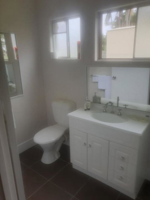 FRANGIPANI HOUSE - Palm Beach Accommodation 3