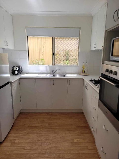 G&R Beach Cottage - Palm Beach Accommodation 4