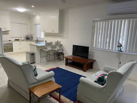 Georgina Townhouse - Palm Beach Accommodation 1
