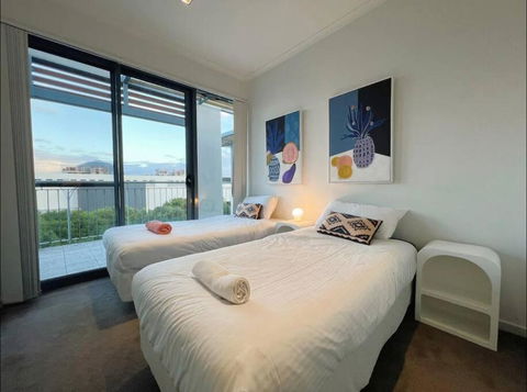 GW24-1 BATH 2 BR At The Glen With FREE Parking And Balcony - Palm Beach Accommodation 1