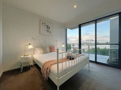 GW24-1 BATH 2 BR At The Glen With FREE Parking And Balcony - Palm Beach Accommodation 0