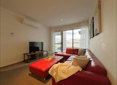GW24-1 BATH 2 BR At The Glen With FREE Parking And Balcony - Palm Beach Accommodation 3