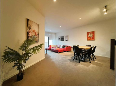 GW24-1 BATH 2 BR At The Glen With FREE Parking And Balcony - Palm Beach Accommodation 2