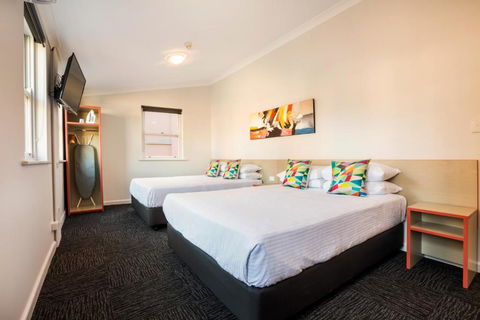 Granville Hotel - Palm Beach Accommodation 1