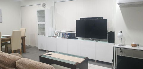 GREENWAY WATERS 2 Bed Apartment - Palm Beach Accommodation 4