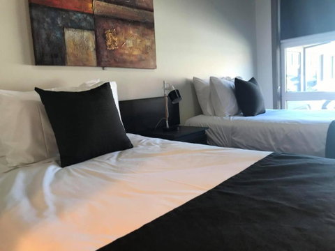 Guiding Star Motel & Hotel - Palm Beach Accommodation 3