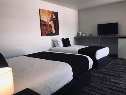 Guiding Star Motel & Hotel - Palm Beach Accommodation 4
