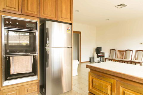 Hawthorn Holiday House - Palm Beach Accommodation 2