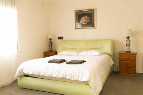 Hawthorn Holiday House - Palm Beach Accommodation 1