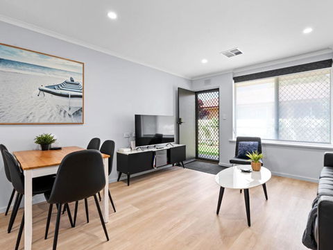Hectorville Luxe Haven Suite - Palm Beach Accommodation 0