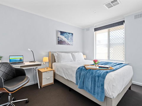 Hectorville Luxe Haven Suite - Palm Beach Accommodation 1
