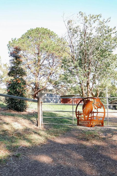 Hidden Creek Cabin - Palm Beach Accommodation 1