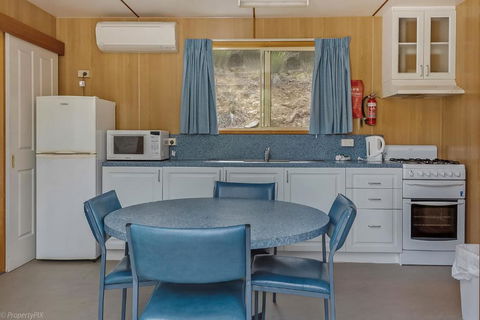 Hobart Bush Cabins - Palm Beach Accommodation 3