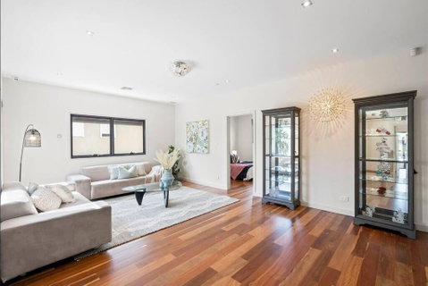 Home & Theatre, Golf, Highpoint - Palm Beach Accommodation 1