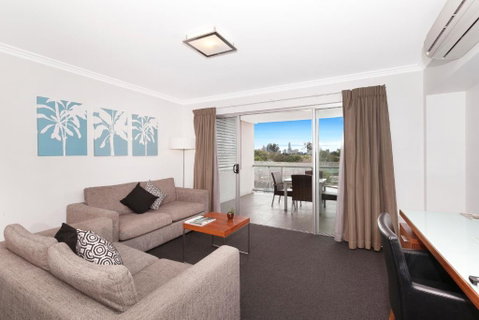 Hotel Chino - Palm Beach Accommodation 3