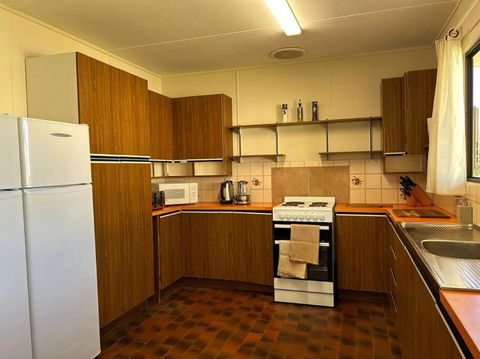 House By The Vines - Palm Beach Accommodation 3