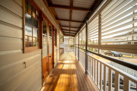 House Of Fairy Wren -Charming Queenslander Cottage Mins Drive To Brisbane CBD And Gabba Stadium! - Palm Beach Accommodation 1