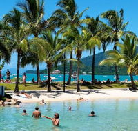 Airlie Beach Magnums - Palm Beach Accommodation