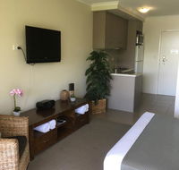 Airlie Central Apartments - Palm Beach Accommodation