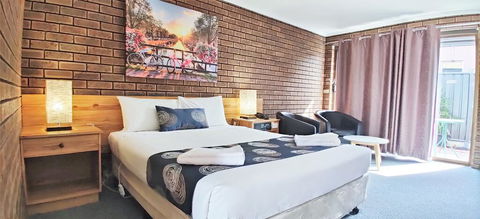 Albury Garden Court Motel - Palm Beach Accommodation 0