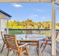 All Decked Out - Palm Beach Accommodation