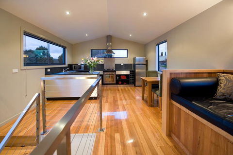 Alofi - Palm Beach Accommodation 1