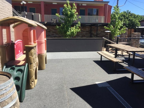 Alpine Hotel Bright - Palm Beach Accommodation 2