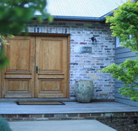 Amaroo - modern luxurious and chic - Palm Beach Accommodation