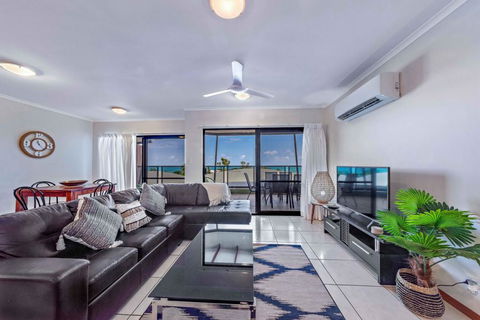 Ambience Of Airlie - Airlie Beach - Palm Beach Accommodation 0