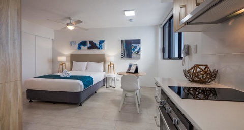 Annexe Apartments - Palm Beach Accommodation 1