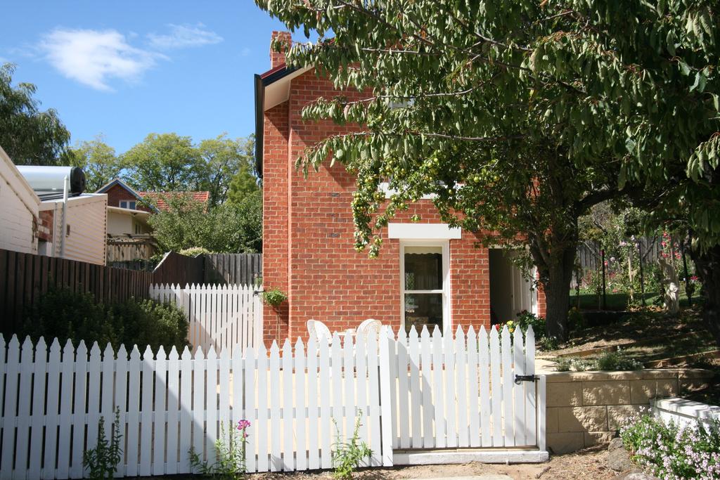 Hobart ACT Palm Beach Accommodation