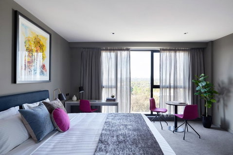Art Series - The Chen - Palm Beach Accommodation 3