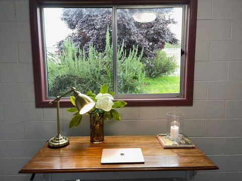 MAGNOLIA HOUSE ON THE CREEK - STANTHORPE - Palm Beach Accommodation 3