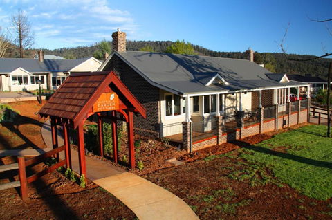 Marysville Garden Cottages - Palm Beach Accommodation 3