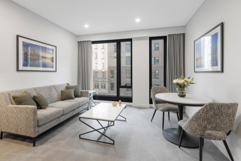 Meriton Suites Melbourne - Palm Beach Accommodation 0